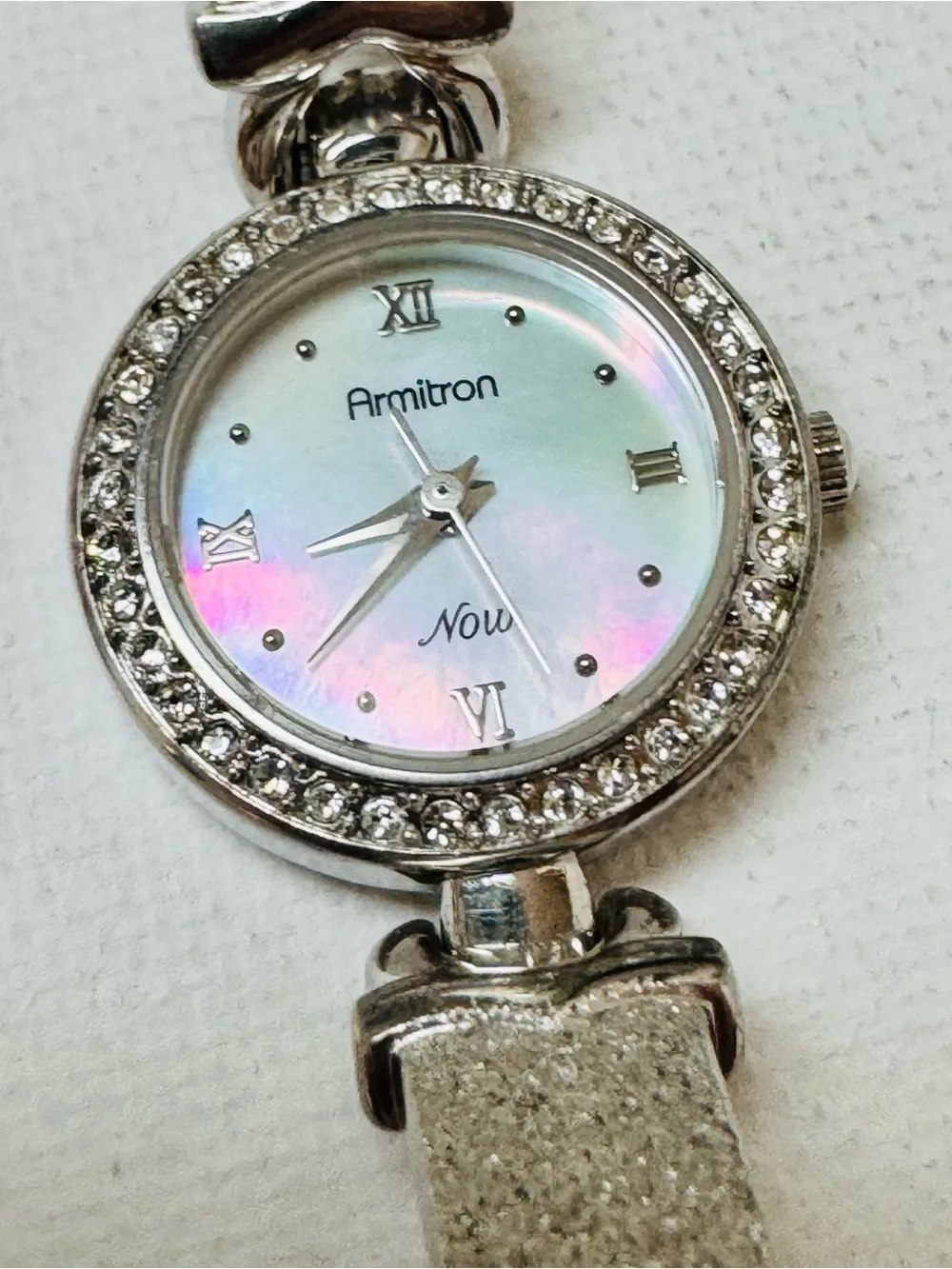 Vintage Armitron Mother Of Pearl Women's Dress Bracelet Watch Silver 75/2362-3